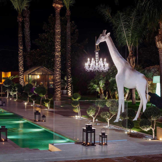 QEEBOO Giraffe in Love XL Outdoor Version